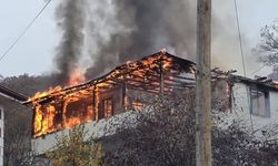 Köyde Yangın Paniği: Ev Kullanılamaz Hale Geldi!