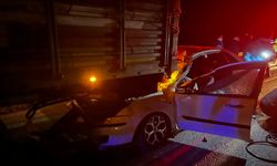 Otomobil Tırın Dorsesine Girdi: Genç Sürücü Öldü