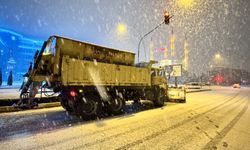 Belediye Ekiplerinden “Kar” Mesaisi