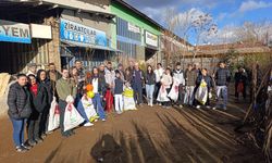 Kick Boks Sporcuları Meyve Fidanlarıyla Ağaç Sevgisine Dikkat Çekti