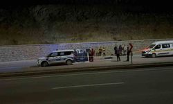 Komşuda Yasak Aşk Faciası! Kadın Arabada Adamı, Bıçak Ve Satırla Katletti