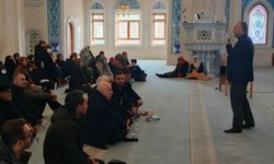 Yarıyıl Tatili Umre Yolcularına Seminerler Verildi