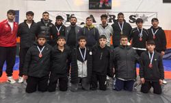 Çorumlu Güreşçiler Kars’tan Madalyalarla Dönüyor