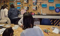 Özgüveni Yüksek Ve Çağın Gereklerine Saygılı Bireyler Yetişmeli