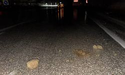 Kırkdilim’de Tablo Değişmedi! Yola Kaya Parçaları Düşmeye Devam Ediyor