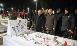 Şehit Aileleri Yeni Yıla Şehitlikte Girdi