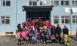 Ülkü Ocakları 21 Köy Okulunda Hem Bedenleri Hem Yürekleri Isıttı