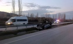 Takla Atan Otomobil Refüje Devrildi: Yaralılar Var