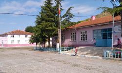 Okuldan Öğretmenin Gönderileceği Haberine Velilerden Tepki