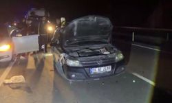 Refüje Çarptıktan Sonra Devrilen Otomobilde Can Pazarı