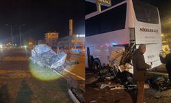 Araç Yolcu Otobüsüne Arkadan Ok Gibi Saplandı! 1 Ağır Yaralı