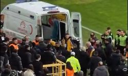 Tribünde Durumu Acil Olan Taraftar Arca Çorum FK, Ümraniyespor Maçını Durdurdu