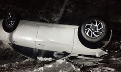 Şarampole Devrilen Otomobilde Can Pazarı: 4 Yaralı