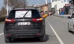 Hafızlığını Trafiktekilerle Kutladı