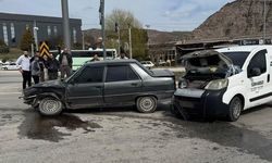 Şehir Girişindeki Kaza Ucuz Atlatıldı