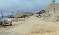 Yıllardır Bitmeyen Yol Çilesine Köylüler İsyan Etti