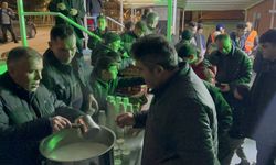 Kadir Gecesinde Vatandaşlara Yaklaşık 100 Kilogram Süt İkram Edildi