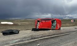 Kontrolden Çıkan Otomobil Devrildi: 3 Yaralı