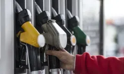 Savaş Fiyatları Ateşledi! Tarih Belli Oldu: Akaryakıta Zam Geliyor