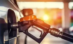 Akaryakıta Yeni Zam! Gece Yarısı Tabelalar Değişti: İşte Yeni Rakamlar