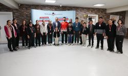 Başkan Dere, Genç Sporcuları Ağırladı