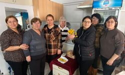 Üçköy Derneği’nde Çiğdemli Kadınlar Günü Kutlaması