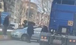 Tır Otomobile Çarptı! Yaralılar Var