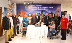 Huzurevinde Duygu Dolu Doğum Günü Etkinliği