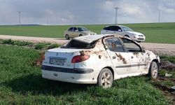 Otomobil Tarlaya Uçtu, Sürücü Yaralandı