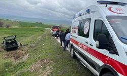 Mevlit Dönüşü Feci Kaza: Araç Tarlaya Uçtu, 2 Yaralı!