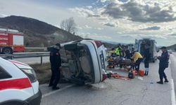 Kontrolden Çıkan Otomobil Devrildi: 3 Yaralı