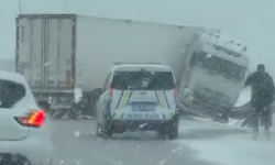 Sürücülere Zor Anlar: Kar Yağışı Kazayı Beraberinde Getirdi