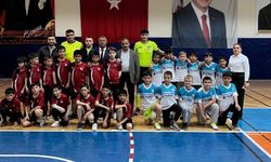 23 Nisan Coşkusu Sahaya Taştı: Minikler Futsalda Yarışıyor