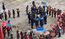 Miniklerden Polislere Anlamlı Sürpriz!