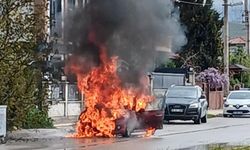 Seyir Halindeki Otomobil Alev Topuna Döndü