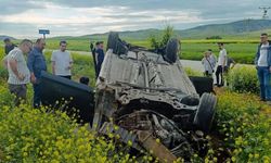 Otomobil Refüje Devrildi, Sürücü Yaralandı