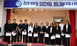 Çorum'da "Oku-Yorum, Yazı-Yorum" Paneli Düzenlendi