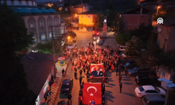 Cumhuriyet Meydanı Kırmızı Beyaza Büründü