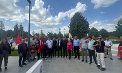Çorum’da Temsili Askerlik Coşkusu! Asker Kınası Yakıldı, Şehitlikte Dua Edildi