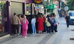 İndirimi Duyan Koştu, Mağaza Açılmadan Kapı Önü Doldu
