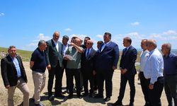Milletvekili Kaya'dan Alaca'ya Kaya Gibi Söz: "O Yolları Bitirmek Boynumun Borcu"