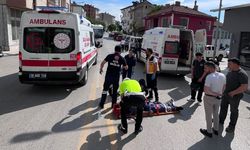 Önündeki Araca Çarpan Motosikletli Kurye Yaralandı