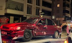 Kırmızı Işıkta Zincirleme Kaza: 2 Yaralı
