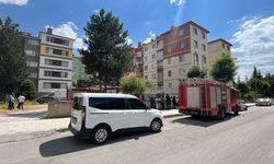 Balkona Çıkıp Atlamak İstedi! Ekipler Seferber Oldu