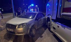 Tırla Otomobil Kavşakta Çarpıştı: 2 Yaralı