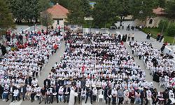 600 Çocuktan 60 Saniyede Hatim! Şehitler İçin Kur'an Okudular