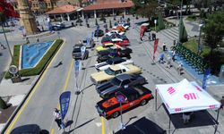 Klasik Otomobiller Çorum'da Nostalji Rüzgarı Estirdi