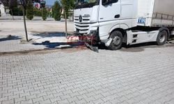 Kontrolden Çıkan Tır Düğün Salonuna Daldı
