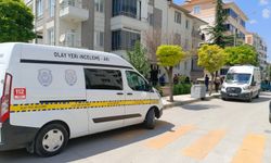 Evde Canına Kıydı