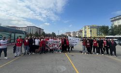 Taraftardan Kırmızı Siyahlı Ekibe Tam Destek